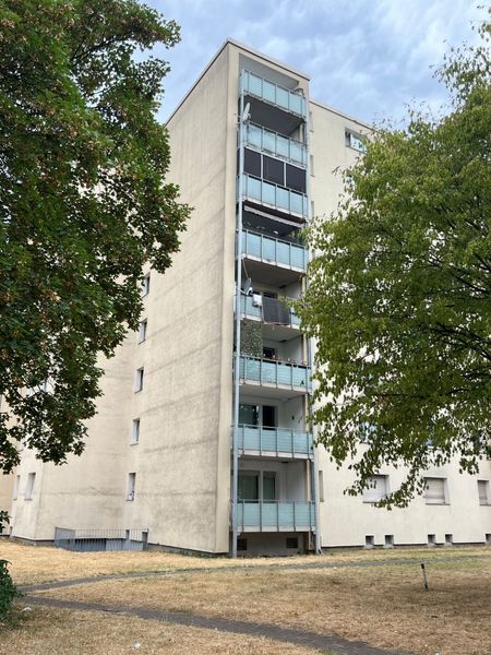 Schöne Wohnung - 2 Zimmer mit Balkon - neues Wannenbad - Duisburg Rheinhausen